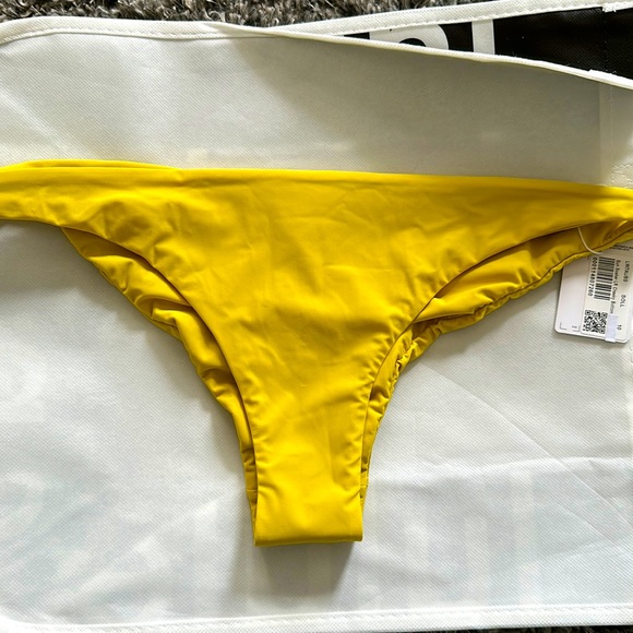 Lululemon Sun Soaker LR Cheeky bottom only Size 10 - Picture 2 of 8